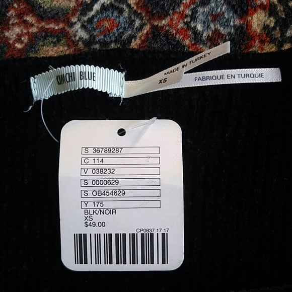 🎉Host Pick🎉 Kimchi Blue Off-The-Shoulder Top - Picture 4 of 5